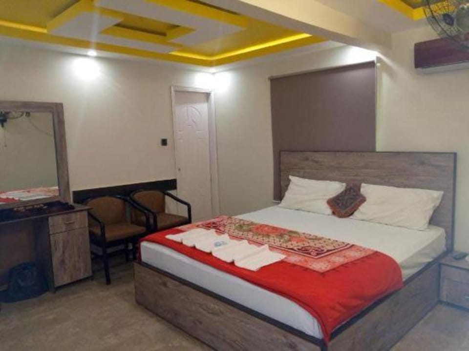 Pearl Cottage Hotel in Karachi
