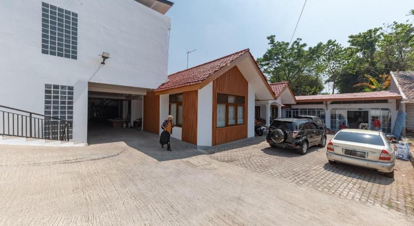 OYO 2302 Blue House Costel Hotel in West Java