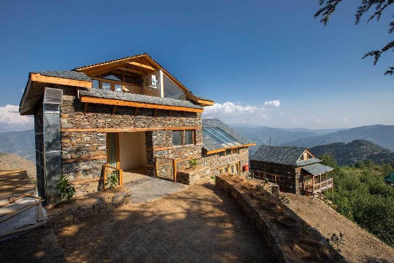 StayVista at DAAFI House with Comp Breakfast Villa in Himachal Pradesh