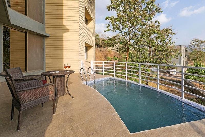StayVista's Elevar Villa - Elevate your stay with a Mountain-View, Terrace & Plunge Pool Villa in Maharashtra