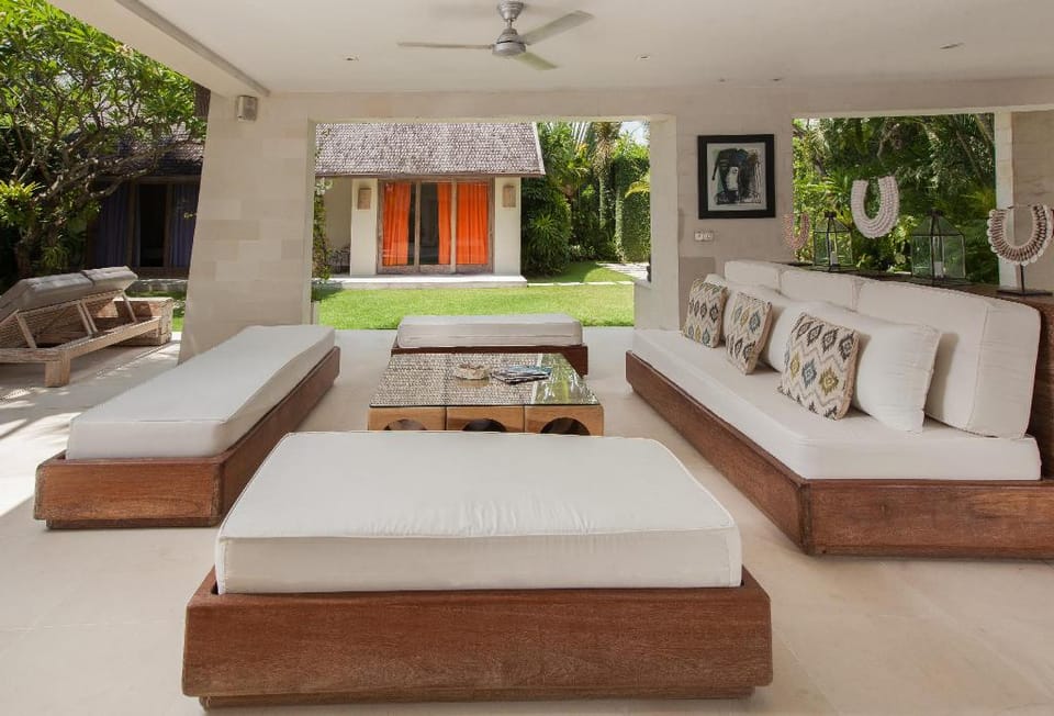 Casa Mateo Villa Seminyak Bali Villa in Kuta
