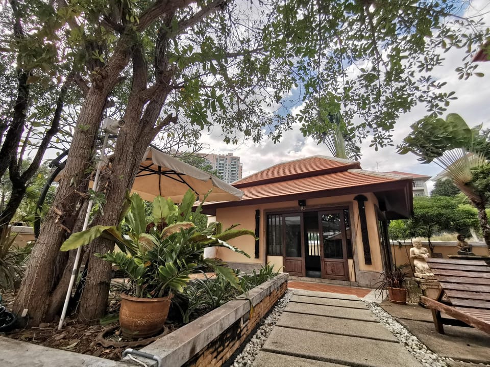 Luxury pool villa/5bedrooms/free motor use  Villa in Pattaya City