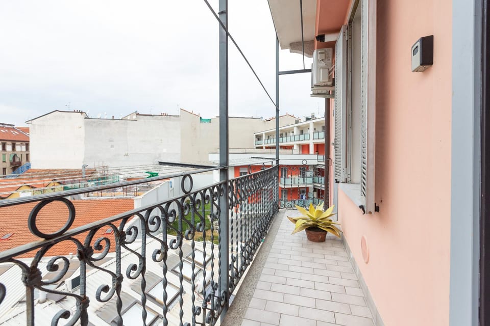 Entire Studio - Hotel room style Apartment in Milan