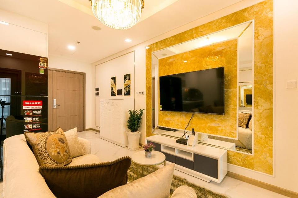 LUXE CLOUD @ 1br - Vinhomes Central Park Apartment in Ho Chi Minh City