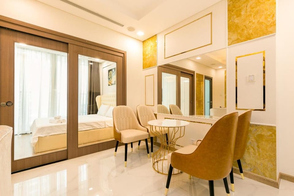 LUXE CLOUD @ 1br - Vinhomes Central Park Apartment in Ho Chi Minh City