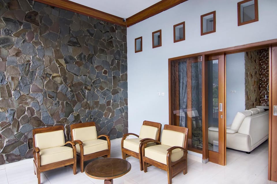 Vila Sawo Kecik Syariah - Tipe Daun Villa in Batu