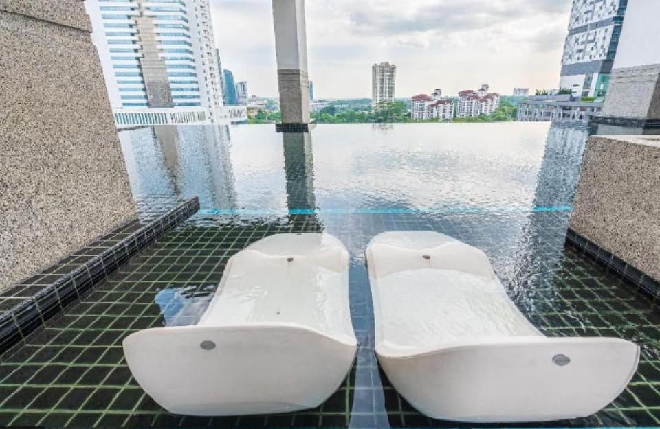 Twin Galaxy Simplistic 2BR|Netflix|Wifi|5pax KSL Apartment in Johor Bahru