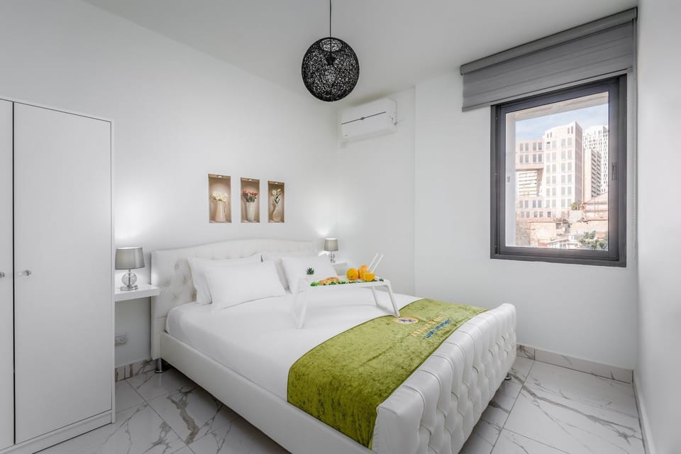 Brand new 2 BDR in City Center- Even Israel #21 Apartment in Jerusalem