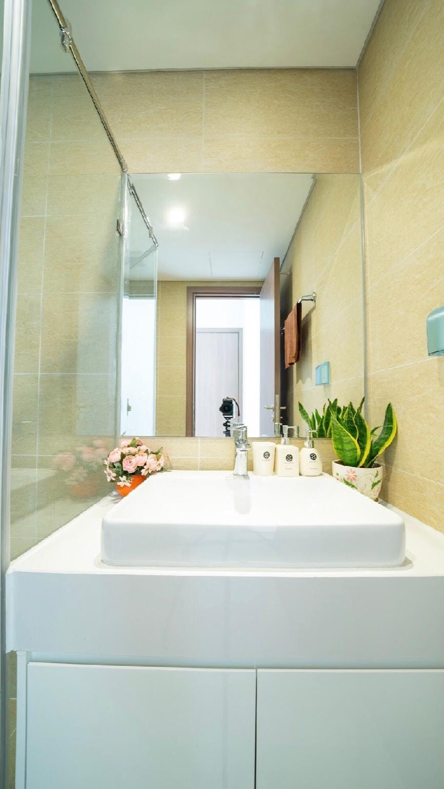 A&T08 Luxury Apt 2-BR in Vinhomes Skylake Keangnam Apartment in Laos
