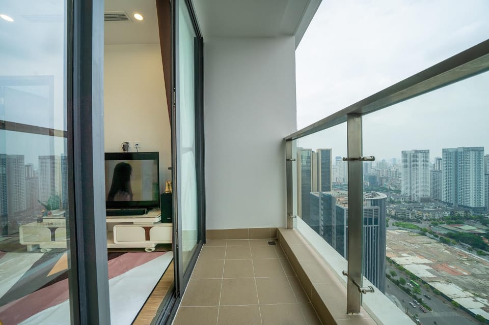 A&T08 Luxury Apt 2-BR in Vinhomes Skylake Keangnam Apartment in Laos