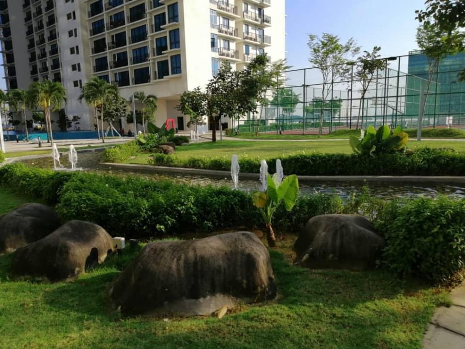 Wellness Guest House 32 @ Trefoil Setia alam Apartment in Selangor, Malaysia