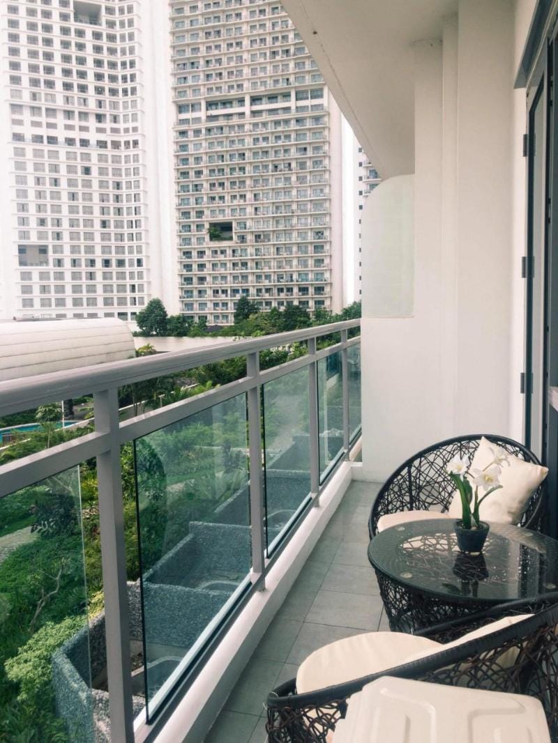 Modern&Cozy 1-BR+barcony+wifi+gym+pool+cinema room Apartment in Mandaluyong