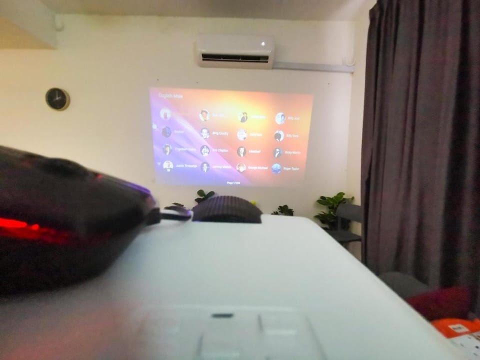 KARAOKE+Netflix+Projector up 18paxs  Desaru 468 Vacation rental in Johor