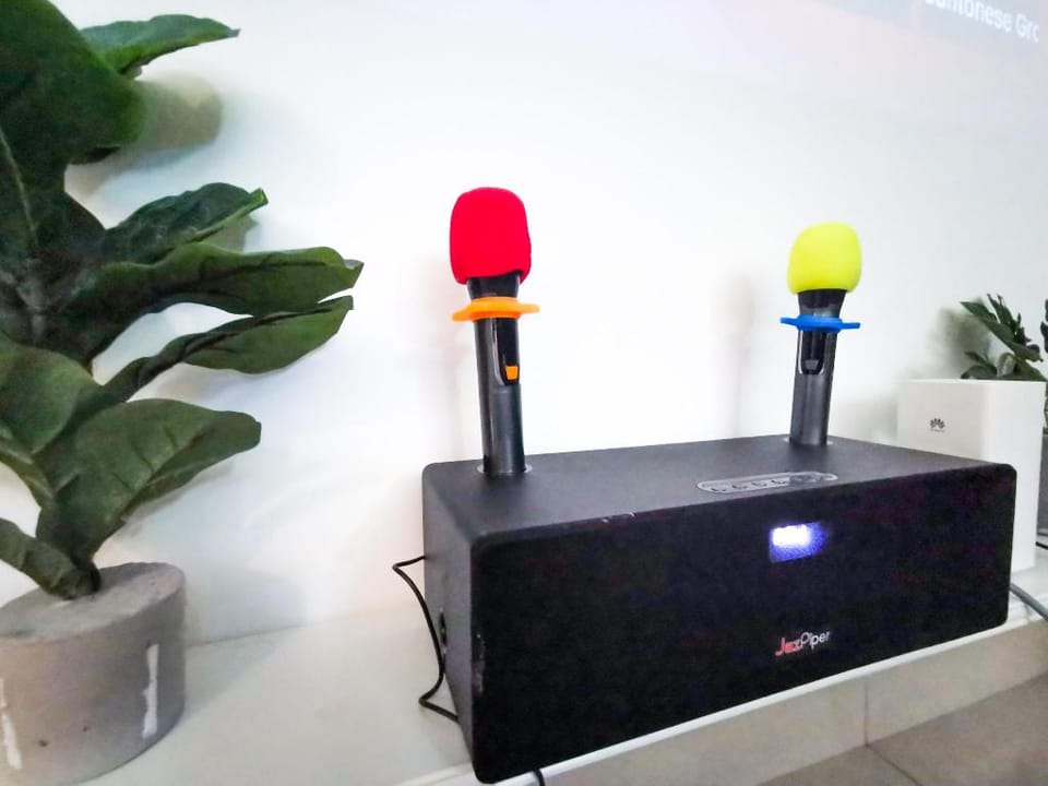 KARAOKE+Netflix+Projector up 18paxs  Desaru 468 Vacation rental in Johor