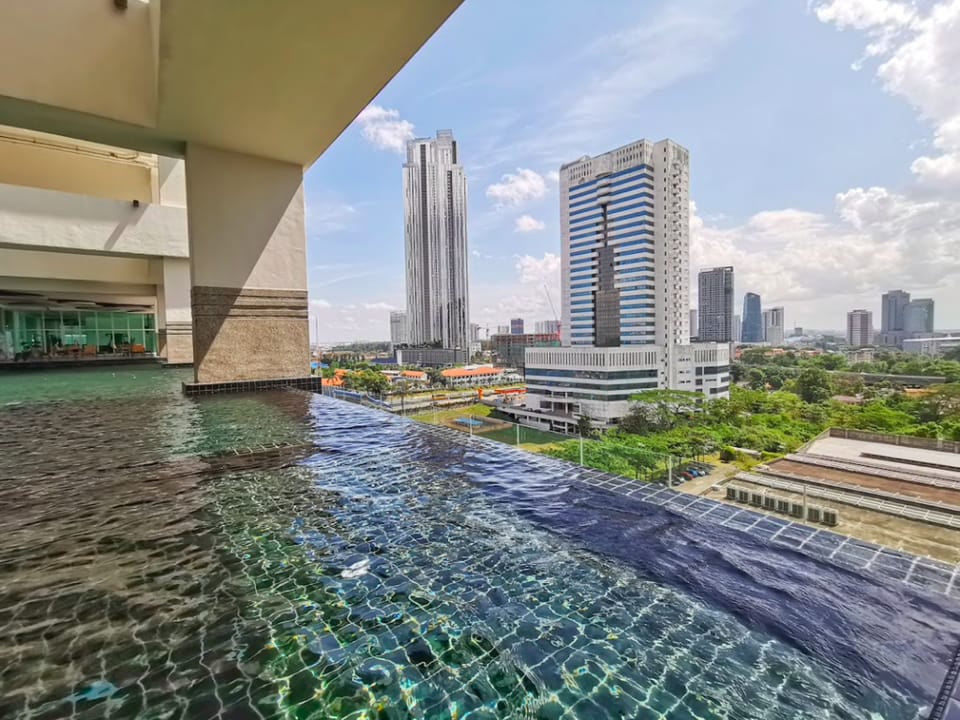 AMAZ CITYVIEW+Netflix @ JB City Area, 5min CIQ,KSL Apartment in Johor Bahru