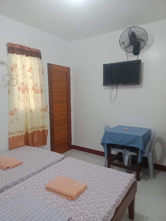 NEWLY RENOVATED!!! Felipa Beach - Kalachuchi Apartment in Dumaguete