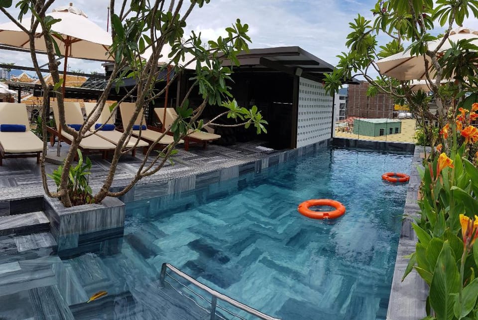 Balcony Stu Apt by Beach, Free Pickup & Footbath Apartment in Da Nang