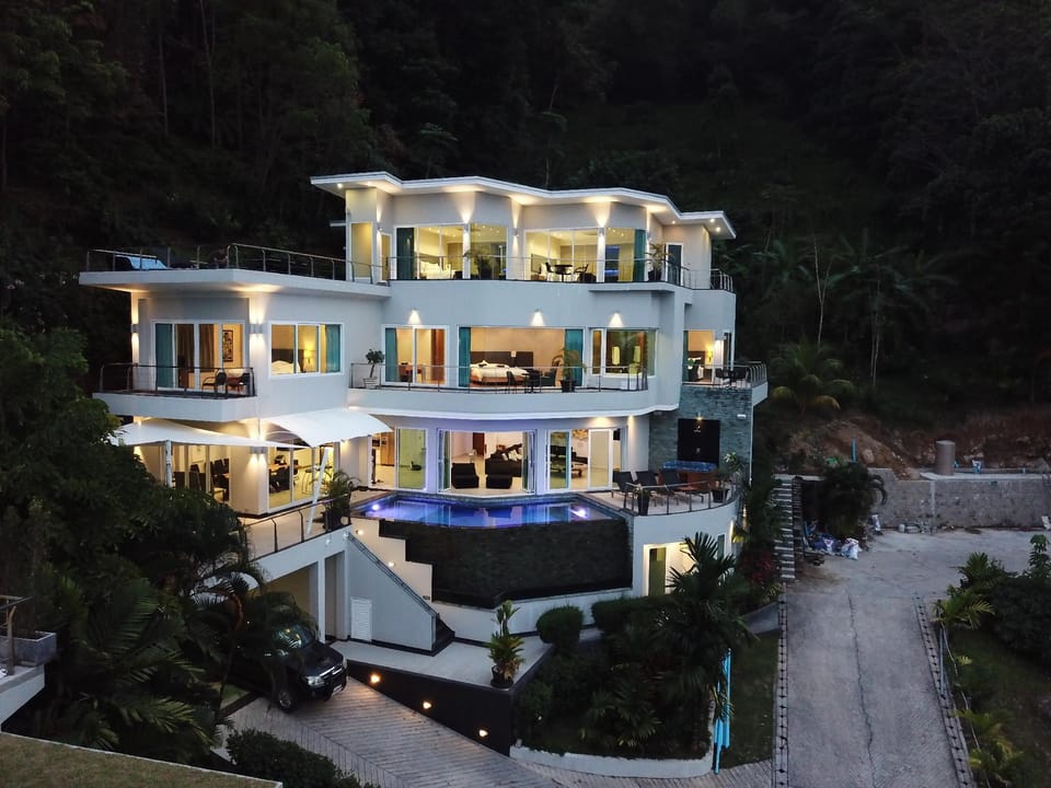 Villa Namaste 7BR Luxury Seaview - Full services Villa in Choeng Thale