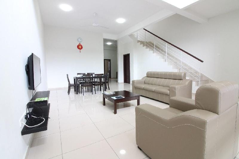 Kota Laksamana Spacious Homes 5BR 13Pax by Step-In Vacation rental in Malacca