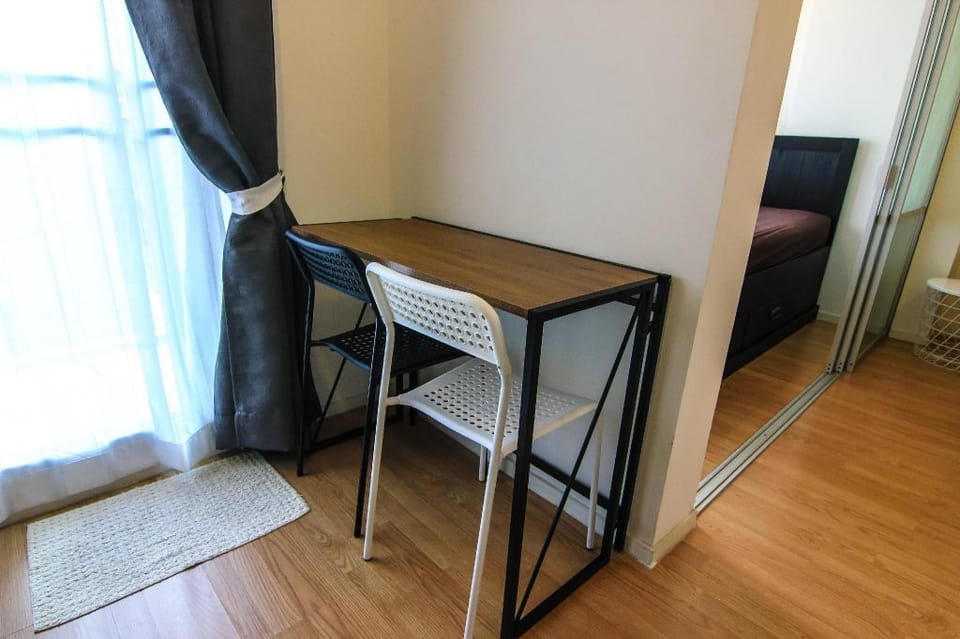 Nice Condo near Lam Sali MRT, Fast Wi-Fi Apartment in Bangkok