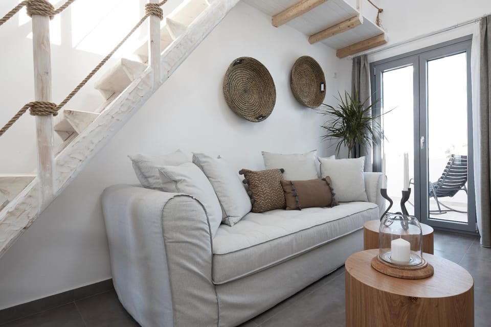 Pnoi Suites 2 Bedroom Split Level Apartment Apartment in Santorini