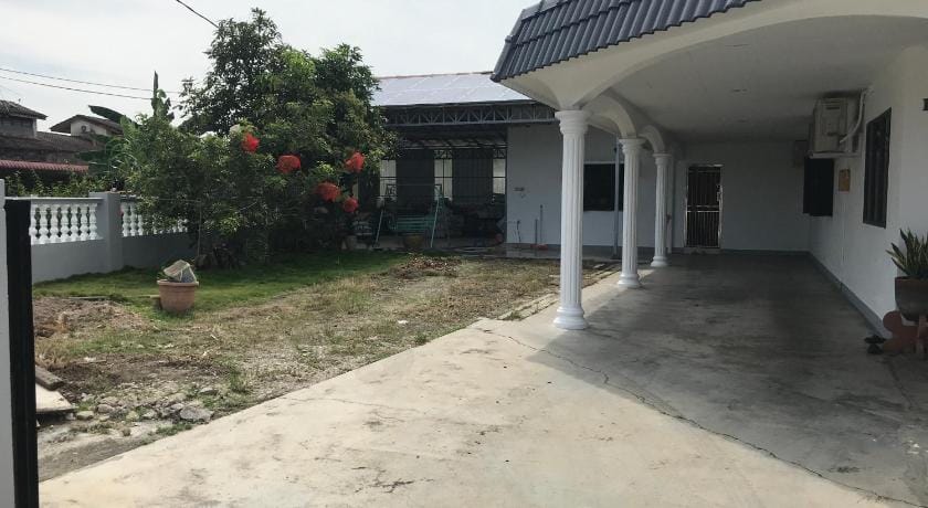 CoZy and comfortable Homestay in sungai siput Vacation rental in Perak