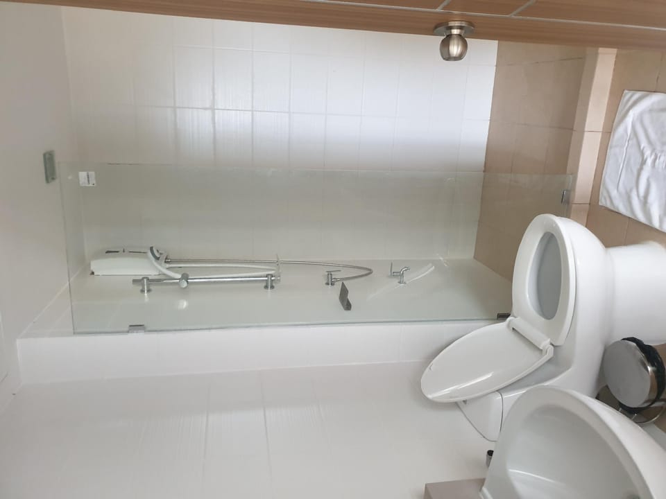Phuket, The Royal Place Service Apartment Kathu Apartment in Wichit