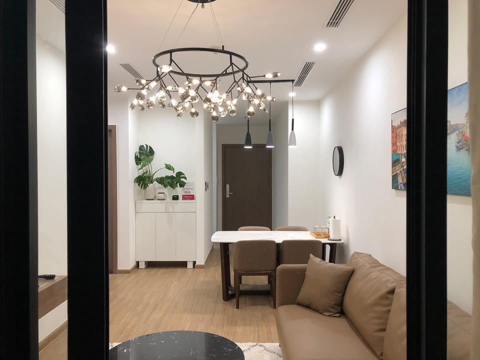 Netflix free-Luxury Condotel 2br Vinhomes Skylake Apartment in Laos