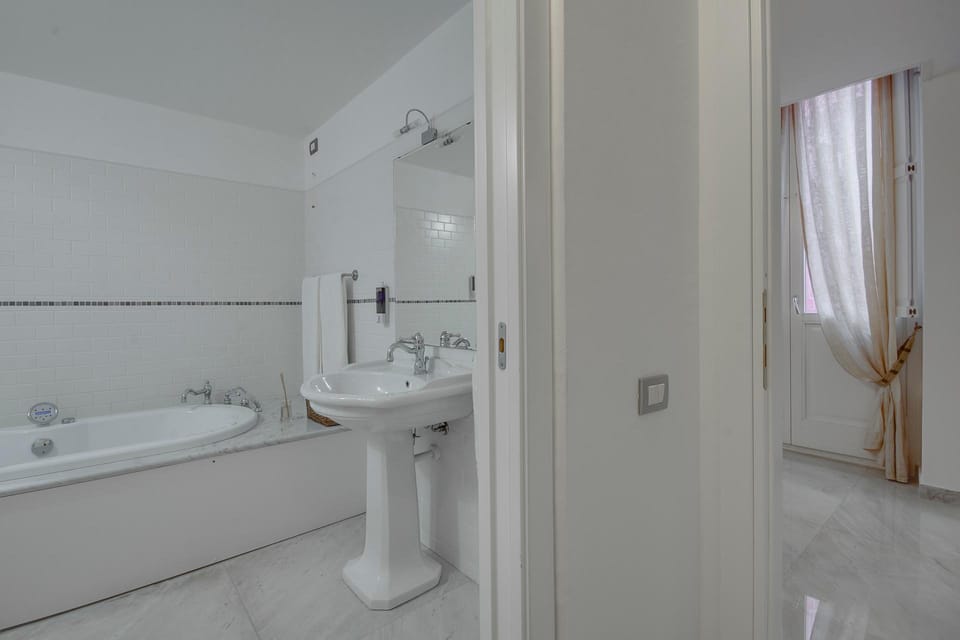 Right House 2 Apartment in Cagliari