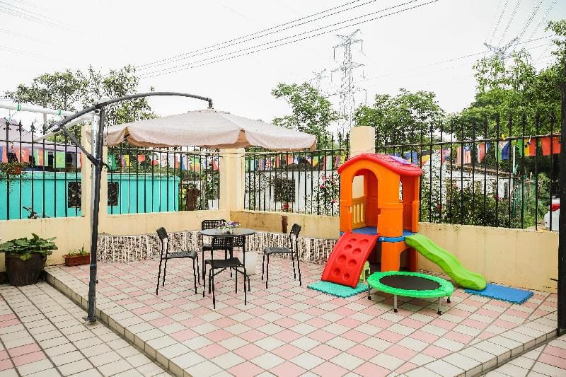 Only Chinese citizen bookings accepted  /Quad Villa in Shanghai