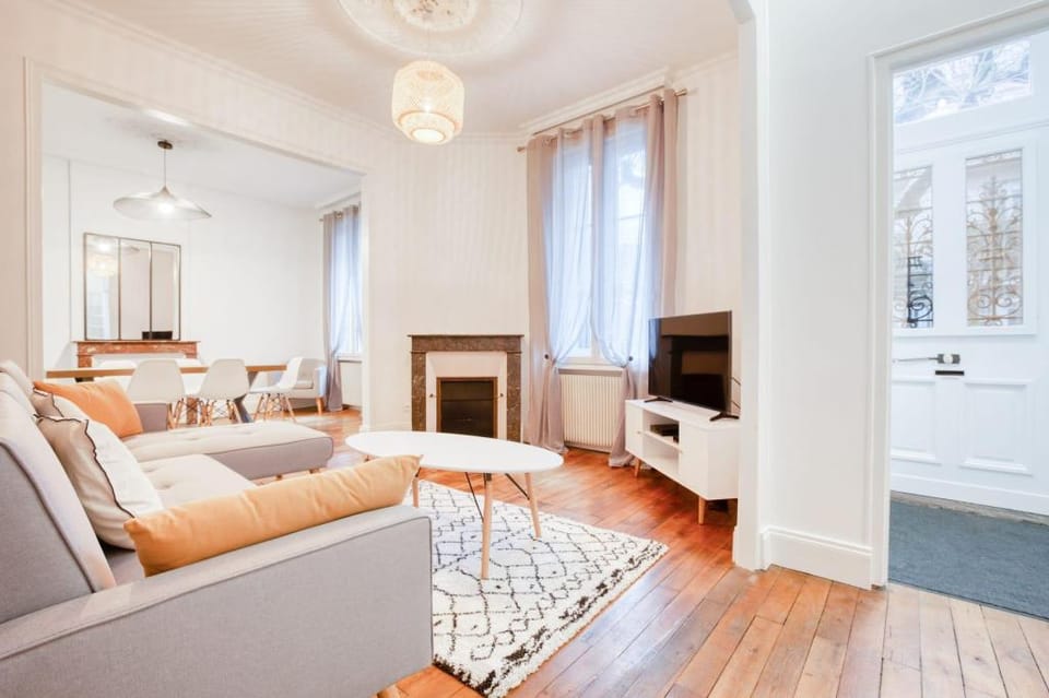 Maison bourgeoise Haussmannienne (Gîtes de France) Vacation rental in Limoges