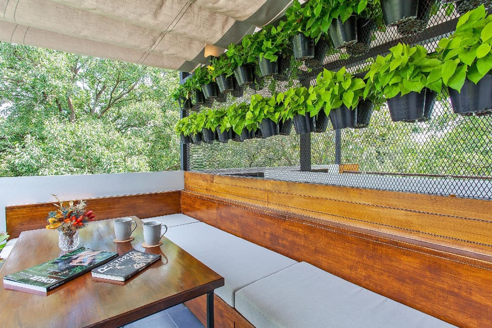 Greentops Luxury Homestay 5BR Sleeps 10 near City Villa in Chiang Mai