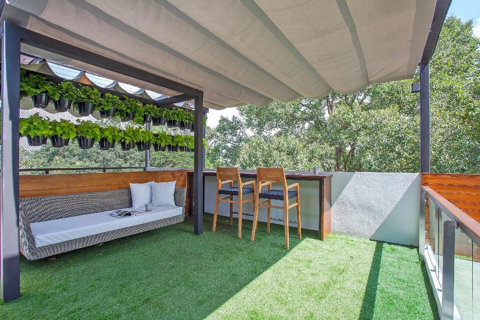 Greentops Luxury Homestay 5BR Sleeps 10 near City Villa in Chiang Mai