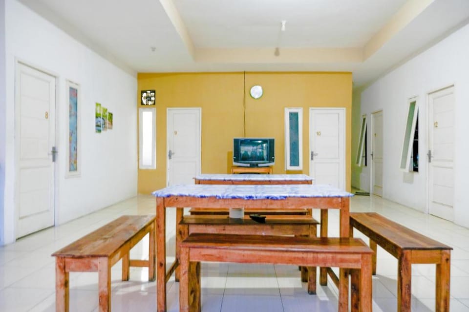 OYO Life 2417 Melati Residence Hotel in East Java