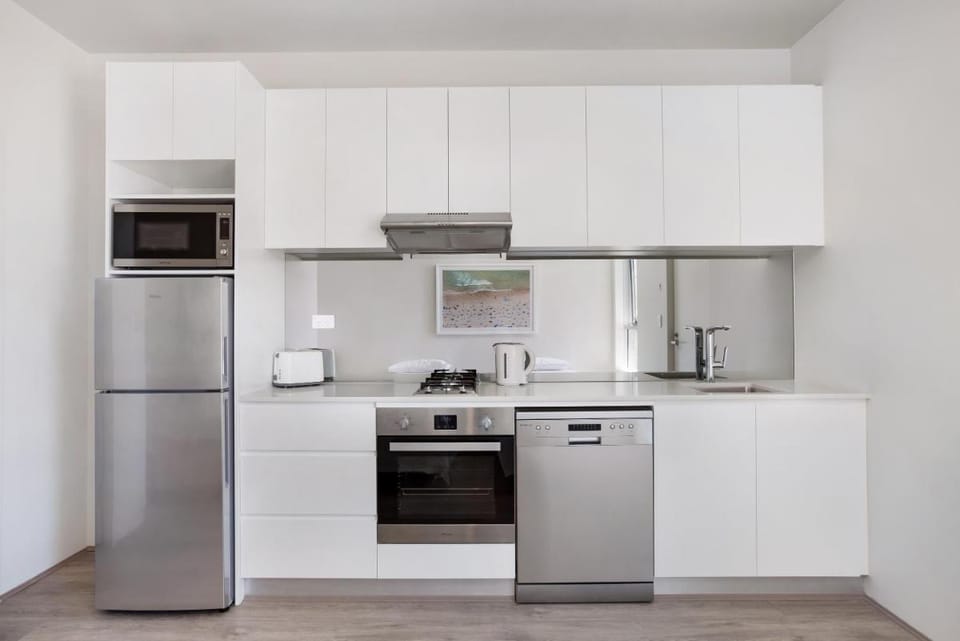 Bondi Beach Studios - Penthouse Suite with Balcony Apartment in Sydney
