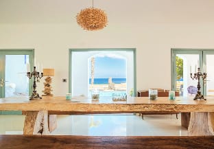 Villa Palacio- Sea views, 2 x Pools, Hot Tub Villa in Isla de Lanzarote