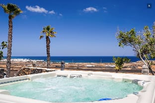 Villa Palacio- Sea views, 2 x Pools, Hot Tub Villa in Isla de Lanzarote