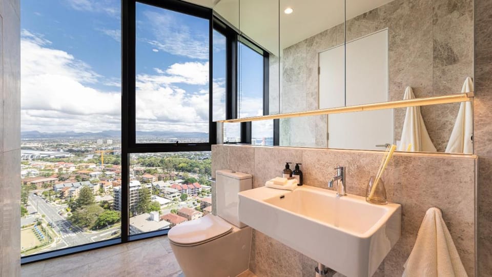 Vue Broadbeach - Official Resort in Surfers Paradise