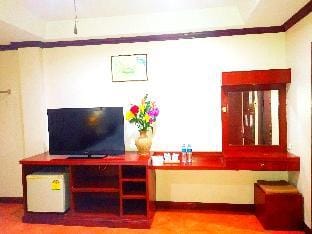 Sleep Well in Jomtien Beach, Free WiFi & Utilities Apartment in Pattaya City