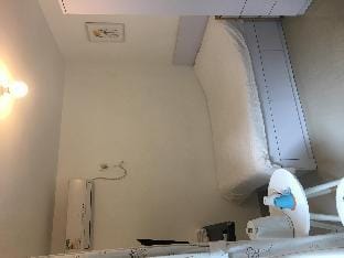 Cozy Double Bed Room in Tung Chung Apartment in Hong Kong
