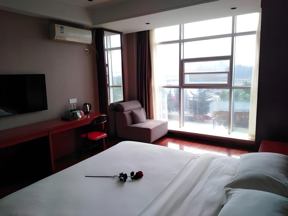 GreenTree Alliance Hotel Linyi Bus Station Hotel in Shandong