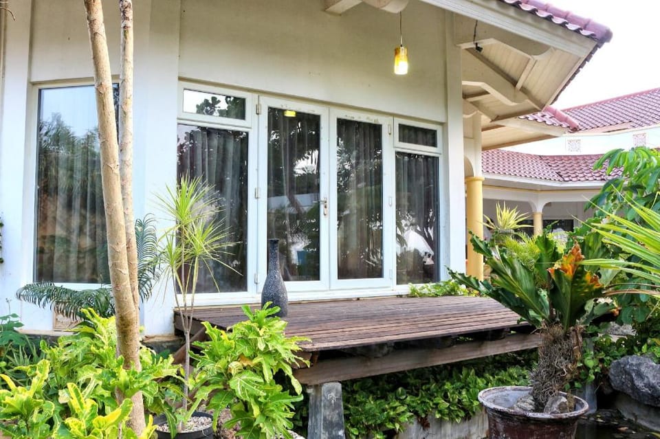OYO 2359 Bayfront Karnadia Hotel in Indonesia