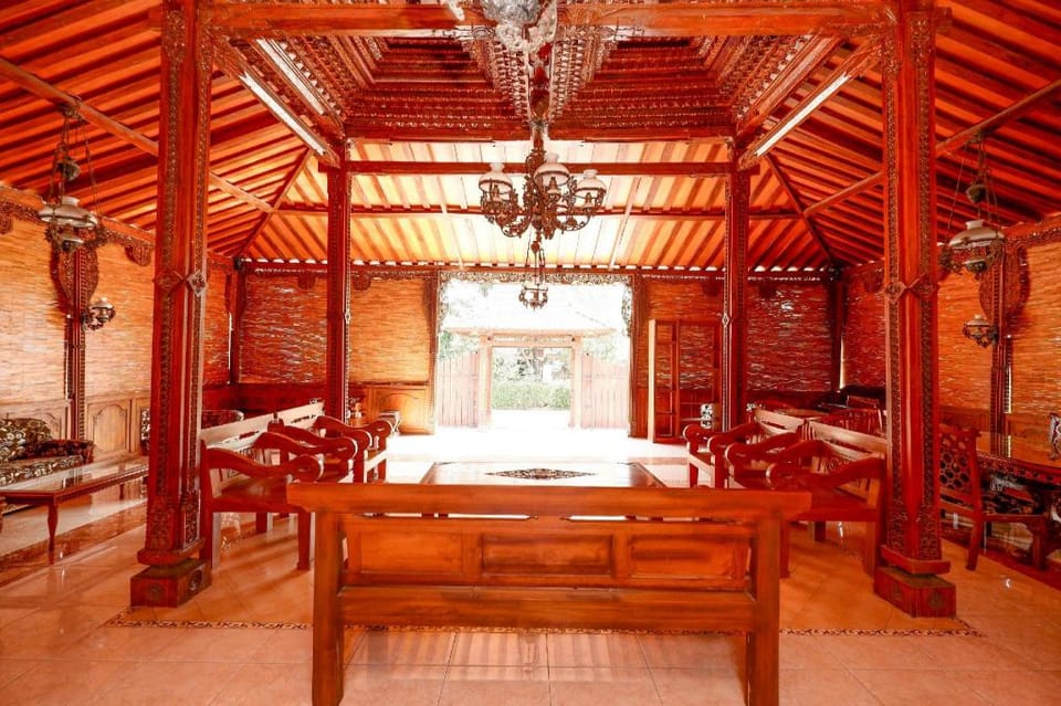 OYO 2327 Pagsis Village Hotel in Special Region of Yogyakarta