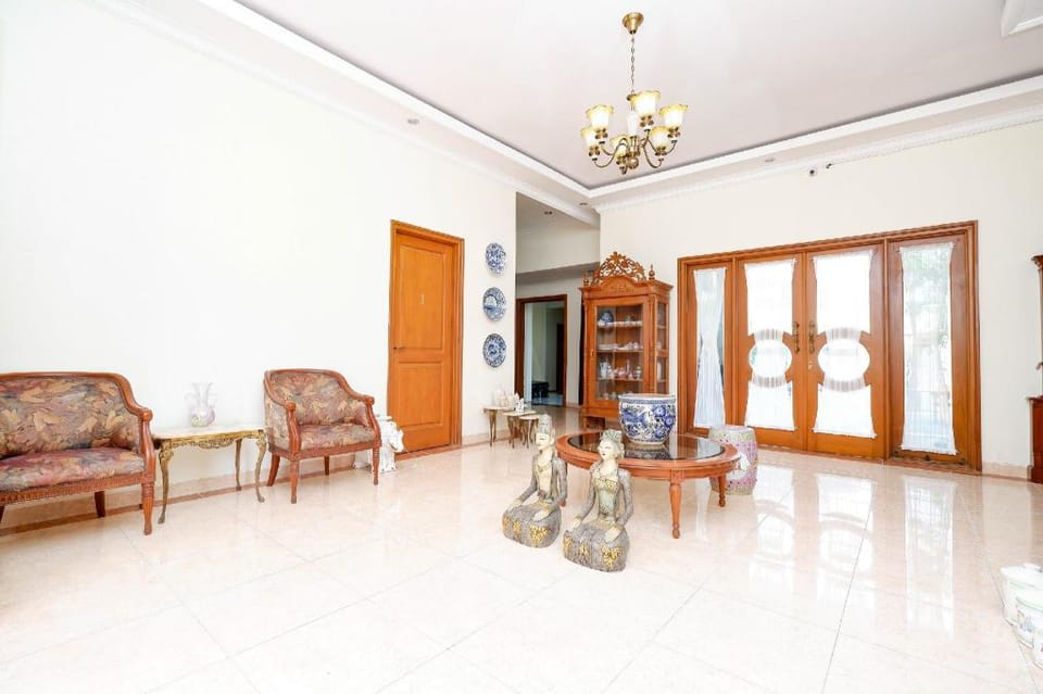 OYO 2327 Pagsis Village Hotel in Special Region of Yogyakarta