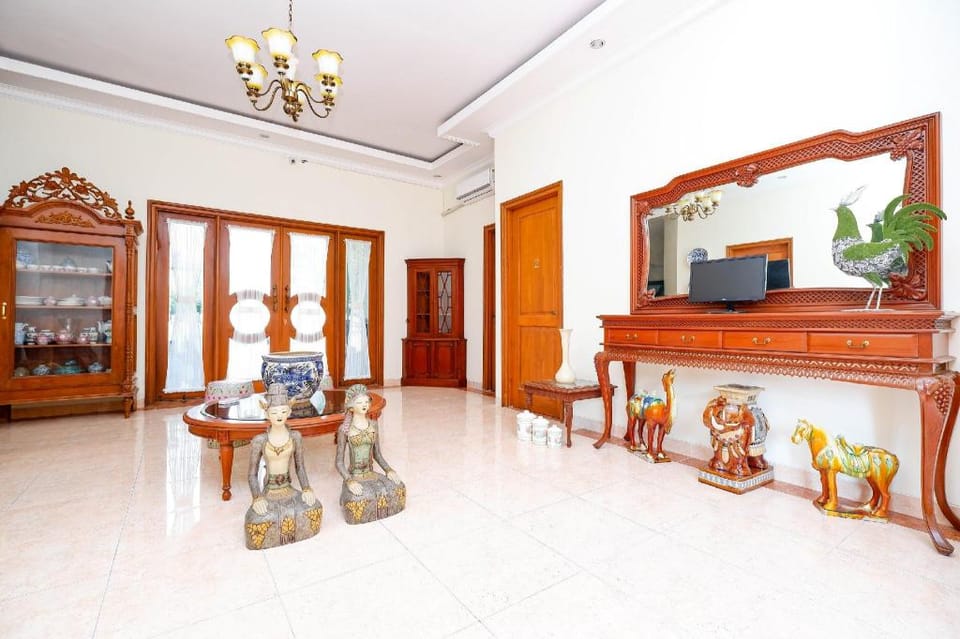 OYO 2327 Pagsis Village Hotel in Special Region of Yogyakarta