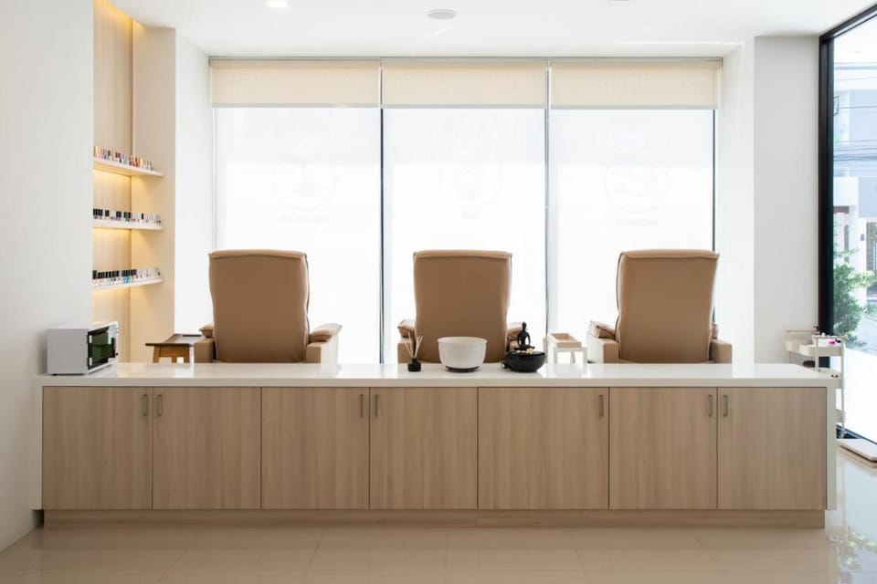 J & L Residence and Spa Apartment in Bangkok