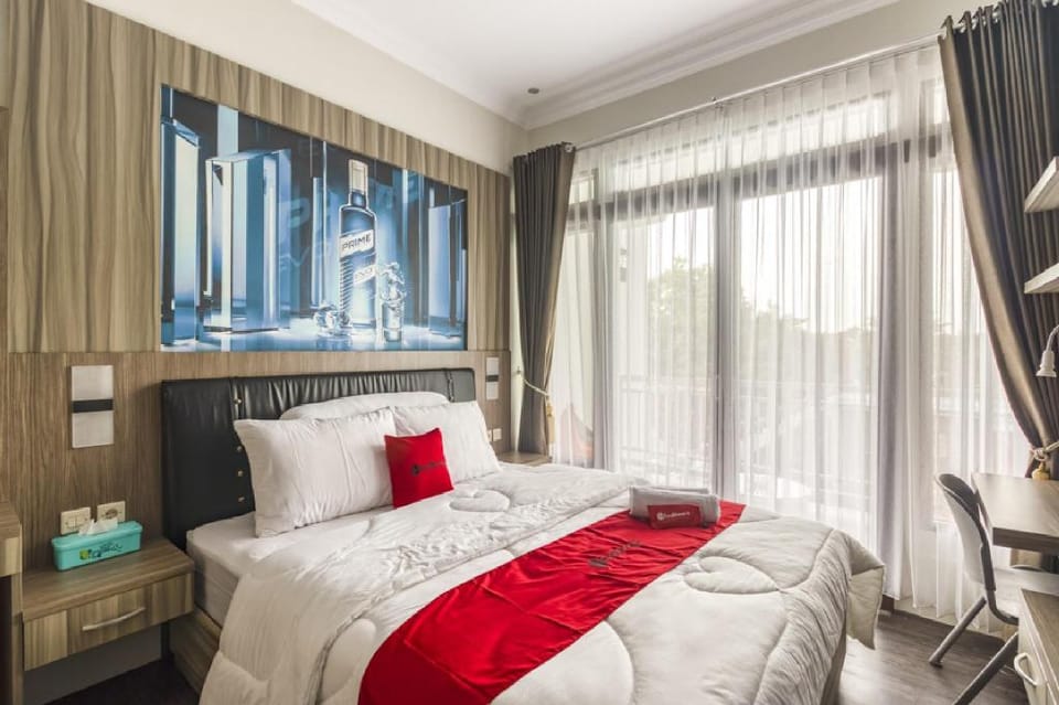 RedDoorz Plus near Gembira Loka Zoo 2 Hotel in Yogyakarta