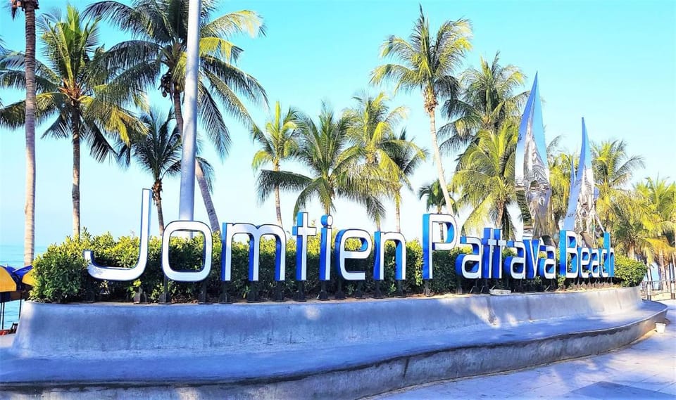 Sea view apartment Rimhad condominium Pattaya Vacation rental in Pattaya City