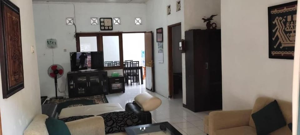 Omah Kemiri 3 Yogyakarta Hotel in Special Region of Yogyakarta
