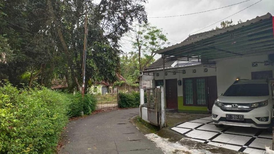 Omah Kemiri 3 Yogyakarta Hotel in Special Region of Yogyakarta